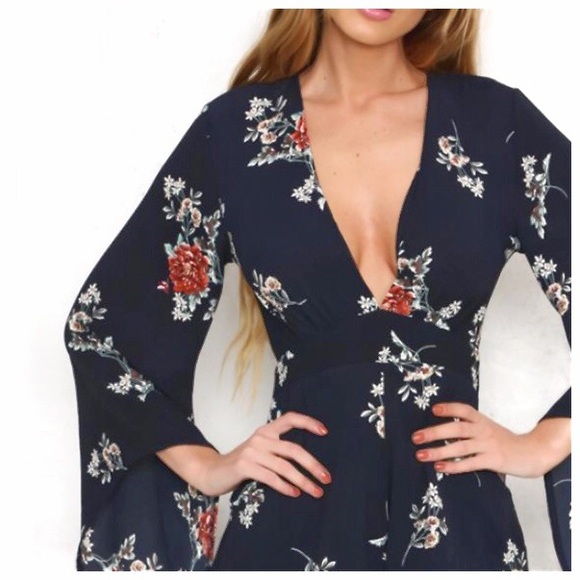 ⭐️bell sleeve floral flirty jumpsuit blue dress - Picture 2 of 5